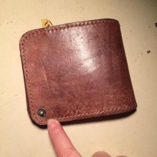 又是一个粗犷短钱包。