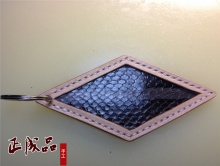 镶嵌蛇皮钥匙挂