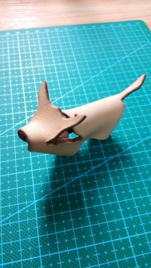 皮革制小牛