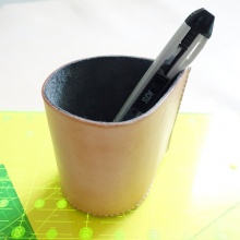 水滴型笔筒