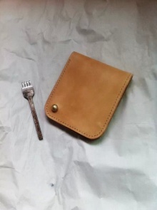 一皮君短夹。