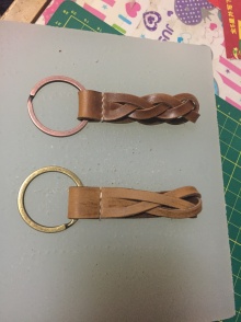 手工皮具编花钥匙扣